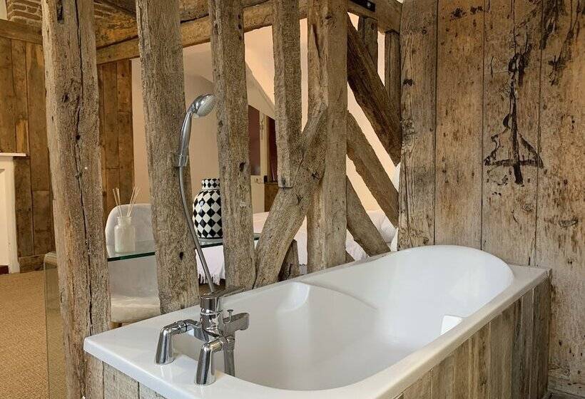 پانسیون L école Des Demoiselles