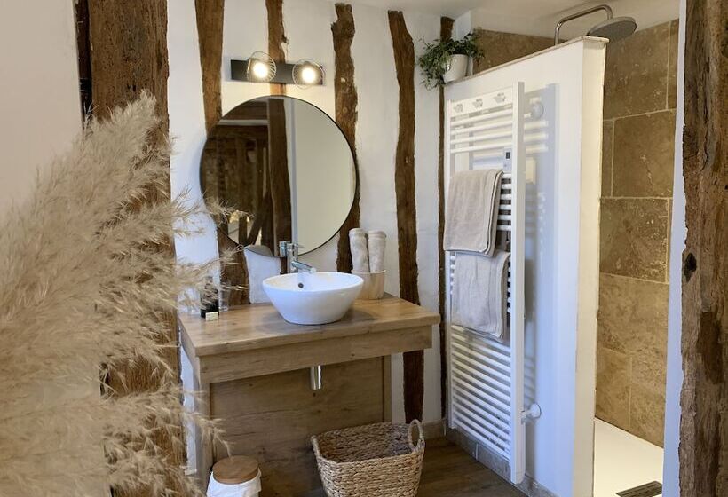 پانسیون L école Des Demoiselles