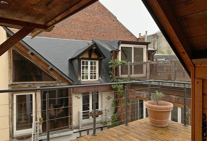 پانسیون L école Des Demoiselles