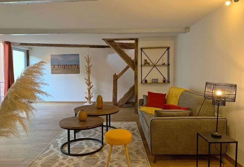 پانسیون L école Des Demoiselles