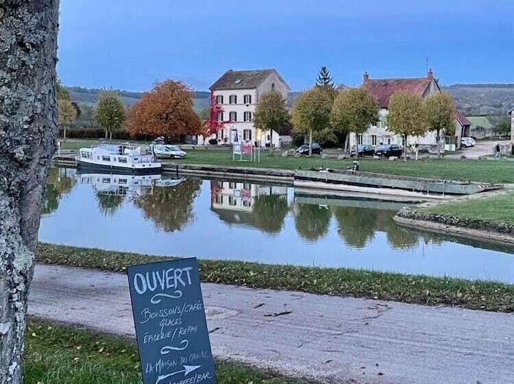 פנסיון La Maison Du Canal