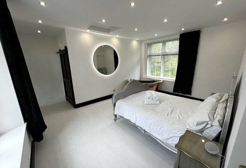 بنسيون Lower Winsford