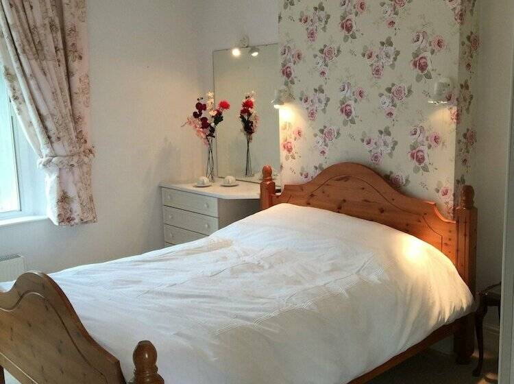 بنسيون Lower Winsford