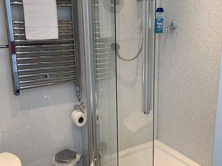 بنسيون Lower Winsford