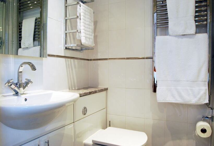 بنسيون Lower Winsford