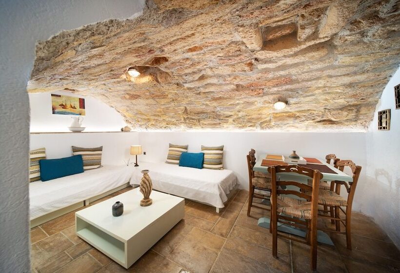 ペンション Menexes Suites Monemvasia