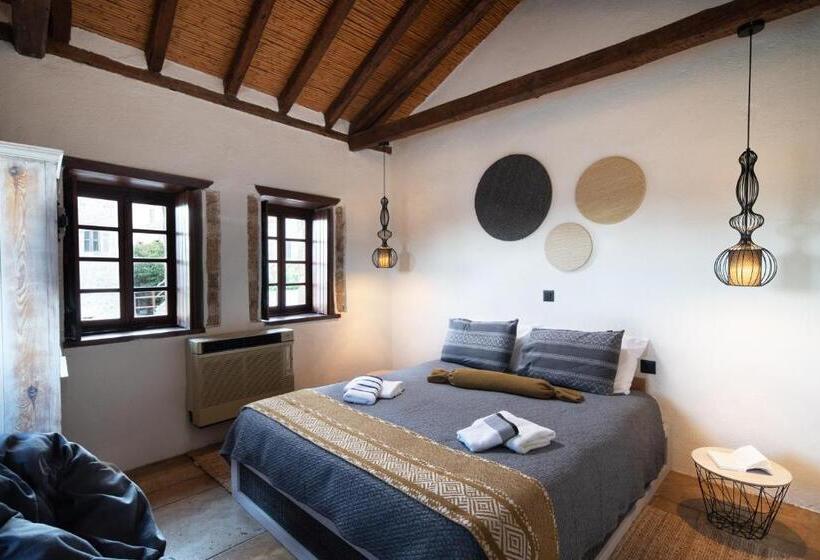 ペンション Menexes Suites Monemvasia