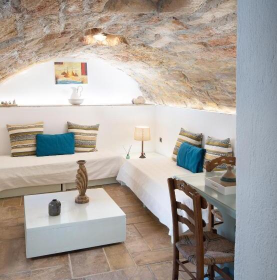 ペンション Menexes Suites Monemvasia