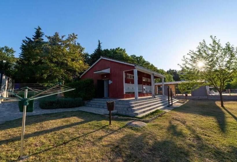 פנסיון Mobile Homes  Kamp Karin