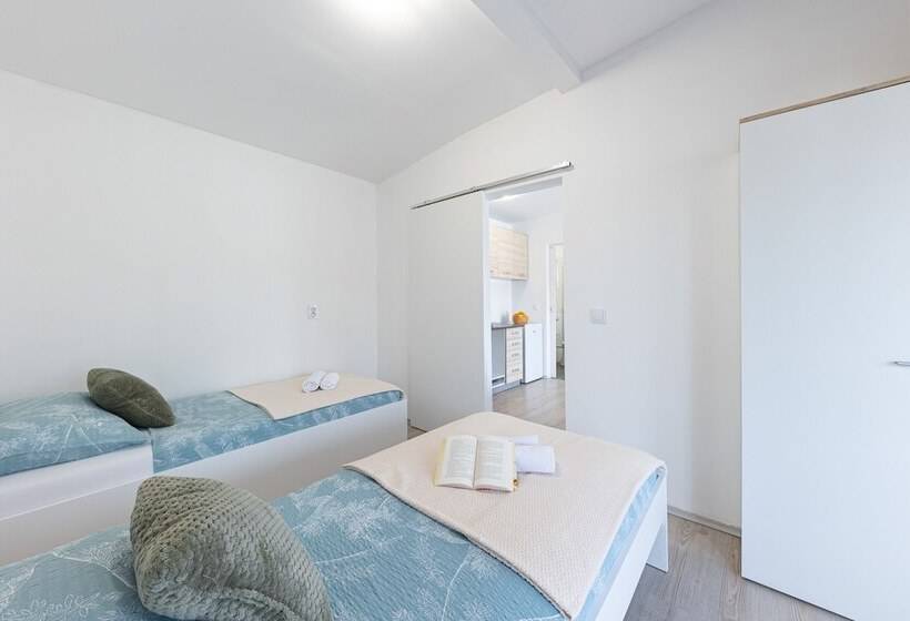 بنسيون Mobile Homes  Kamp Karin