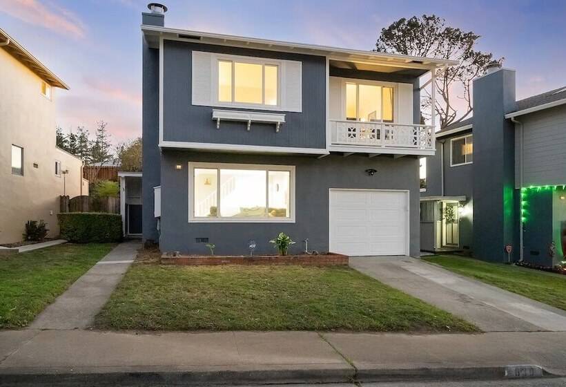 ペンション Pacifica Homes