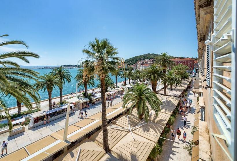 펜션 Palms Promenade Luxury Rooms