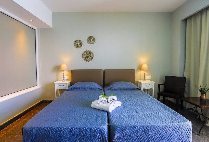 Пансион Room In Guest Room Room With Private Pool