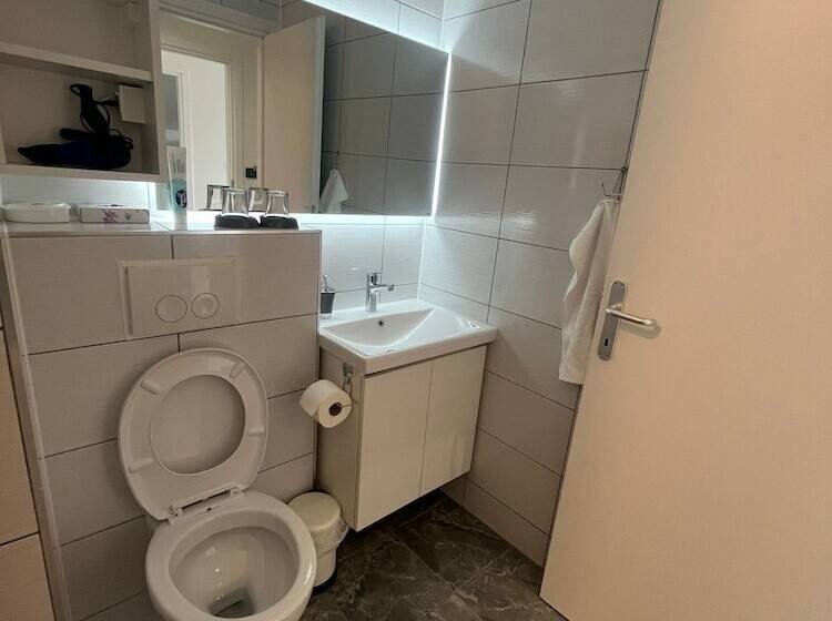 פנסיון Rooms Jelak