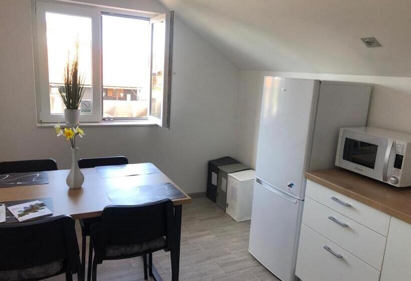 פנסיון Rooms Jelak