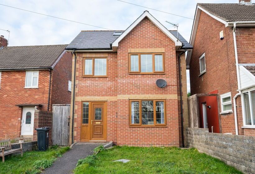 펜션 Tŷ Coch By Tŷ Sa In Wales   Free Parking