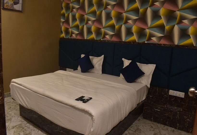 Peradiot Hotel Vastrapur