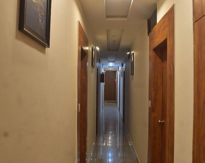 Peradiot Hotel Vastrapur