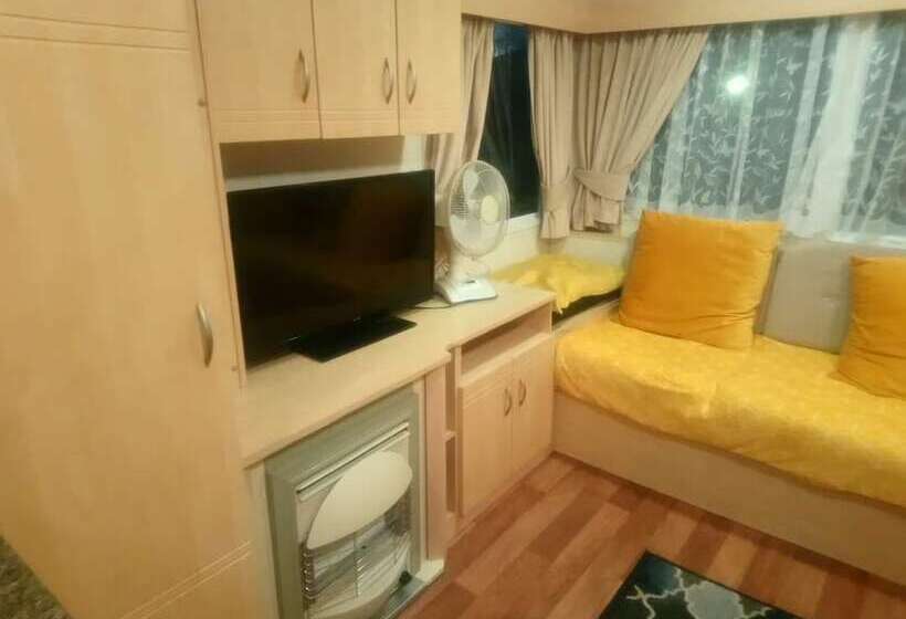 Remarkable Caravan In Abergele Towyn