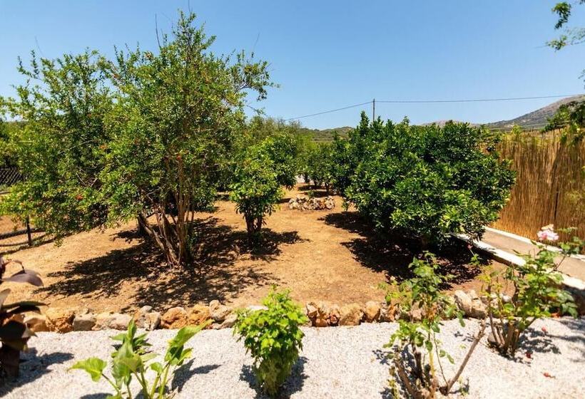 דירת נופש Avdou Village House With Pool