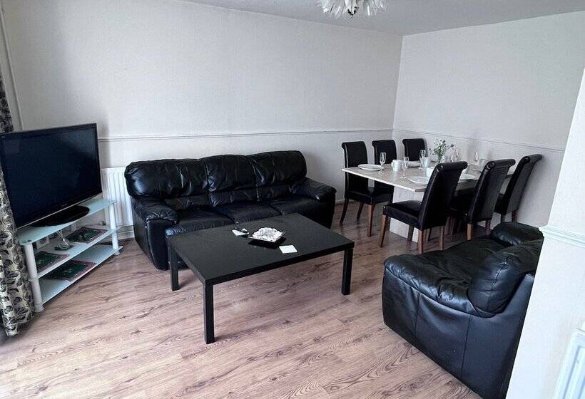 住所 Beautiful 3 Bed House In High Wycombe