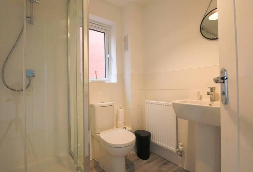 Резиденция Beautiful 4 Bed House 15 Mins To Cardiff & Newport