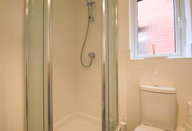 Резиденция Beautiful 4 Bed House 15 Mins To Cardiff & Newport