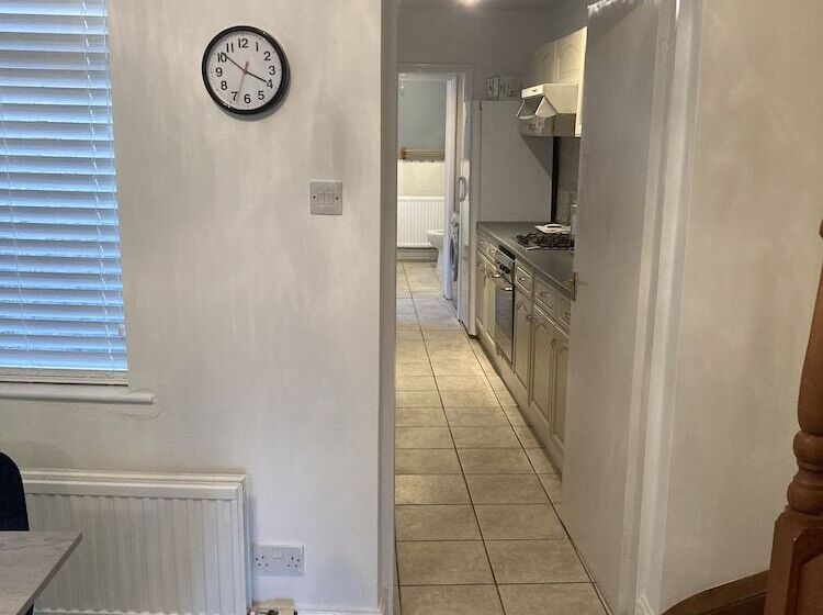 Резиденция Lovely 2 Bed House Apartment In Boston Towncentre