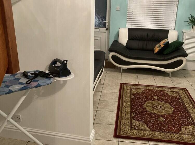 Резиденция Lovely 2 Bed House Apartment In Boston Towncentre