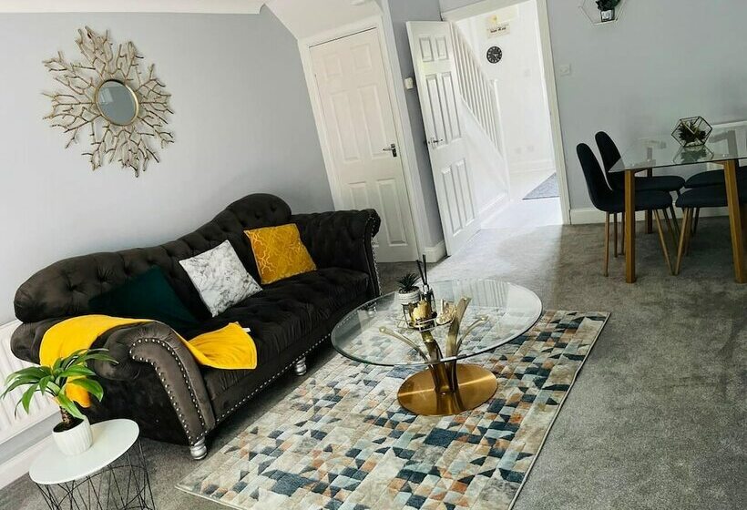 דירת נופש Lovely 2 Bed House In Rochester