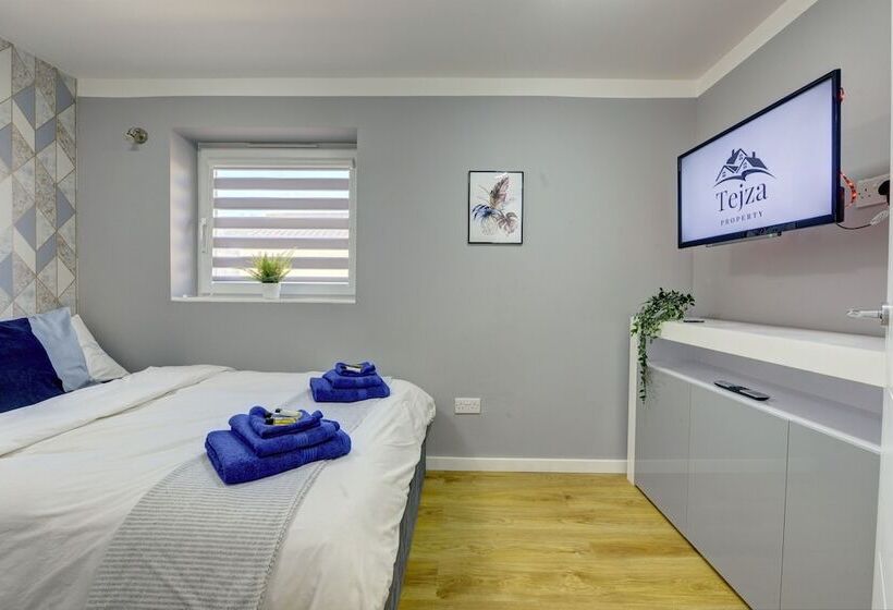 اقامتگاه Modern 2br House & Private Parking & Kid Friendly