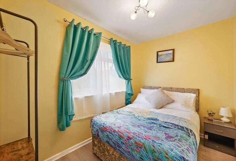 レジデンス Modern 3 Bed House In London Close To City Airport