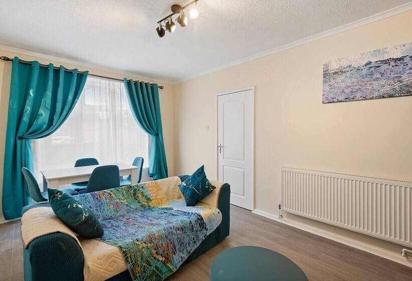 レジデンス Modern 3 Bed House In London Close To City Airport