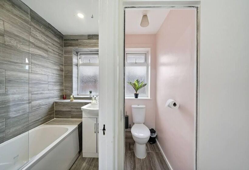 レジデンス Modern 3 Bed House In London Close To City Airport