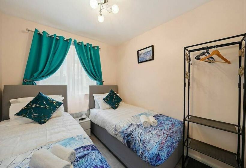 レジデンス Modern 3 Bed House In London Close To City Airport