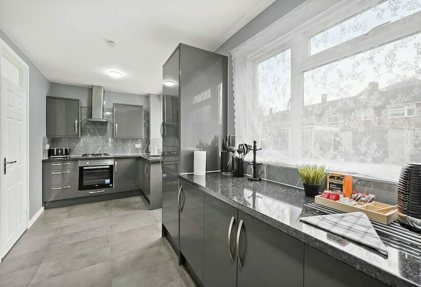 レジデンス Modern 3 Bed House In London Close To City Airport