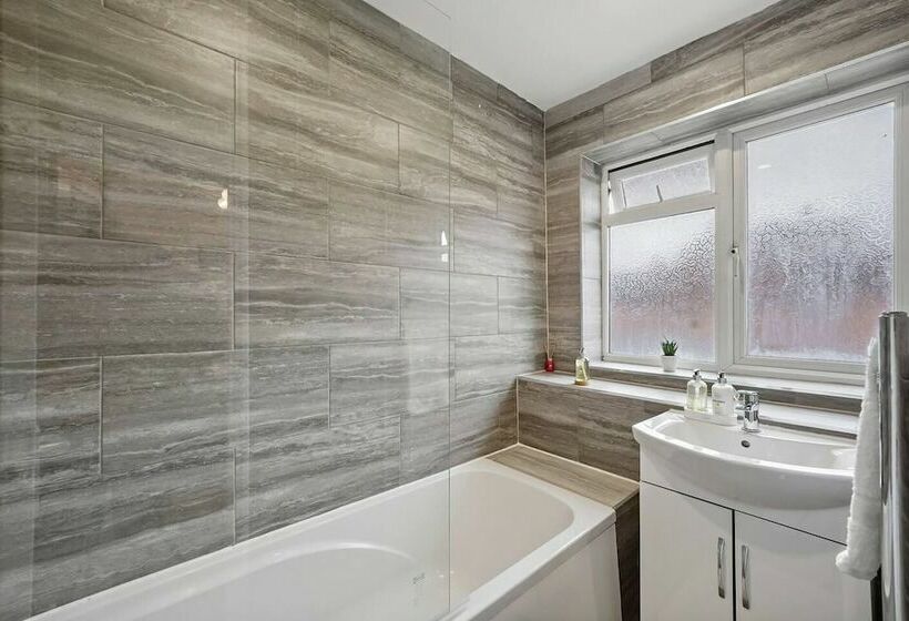 レジデンス Modern 3 Bed House In London Close To City Airport