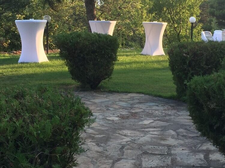 דירת נופש Remarkable 2 Bed House In Varnavas