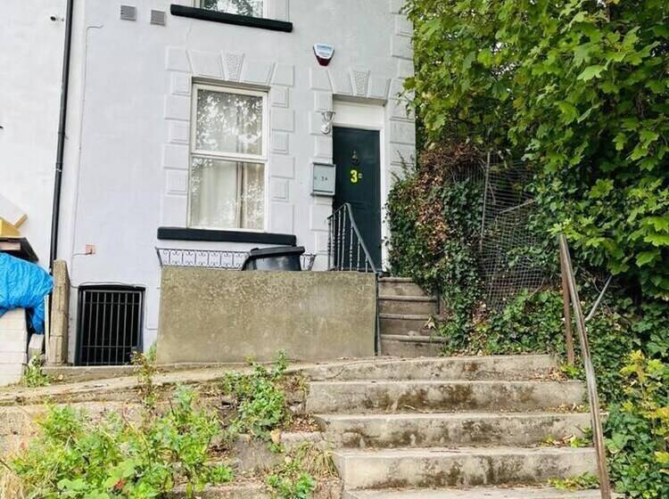 住所  Stunning 2 Bed House In Chatham