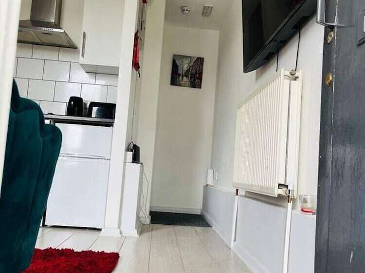 إقامة Stunning 2 Bed House In Chatham