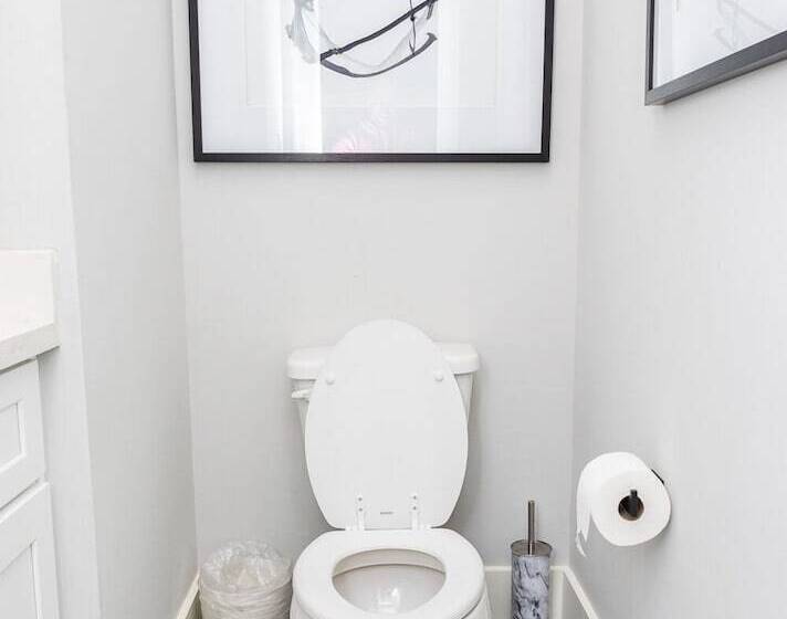 레지던스 Stylish Luxury Downtown Home