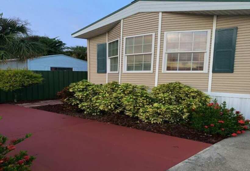 אתר נופש Caribbean Shores Vacation Rentals