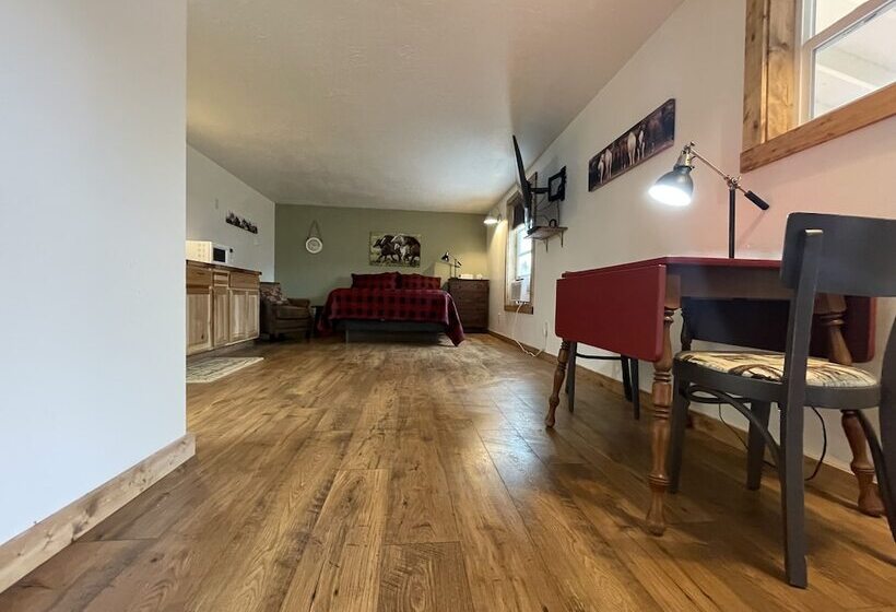 منتجع Travellers Rest Cabins And Rv Park