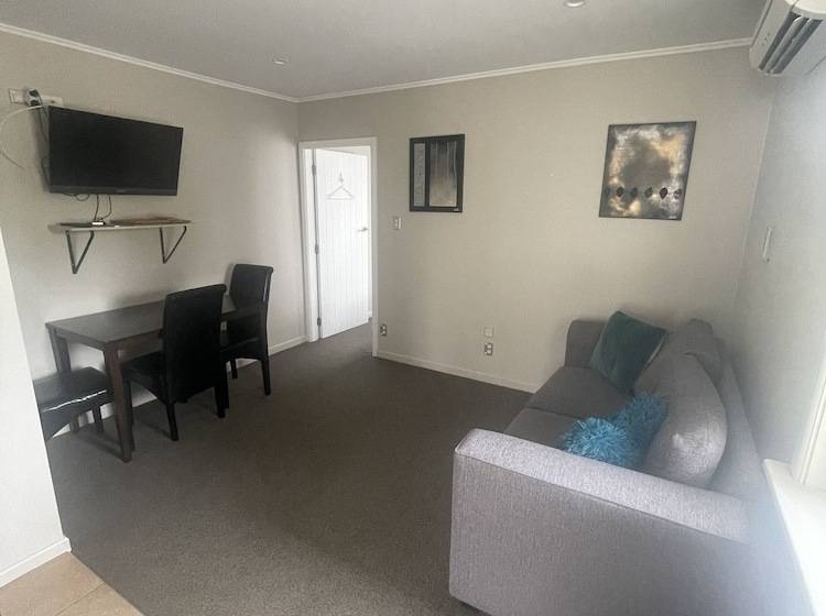 Springfield Motel And Lodge