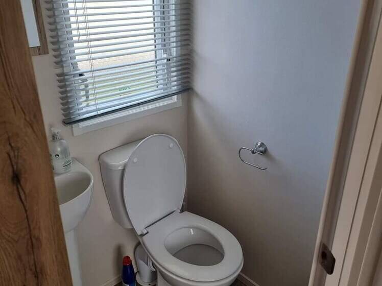 Stunning 2 Bed Caravan In Prestatyn Dog Friendly