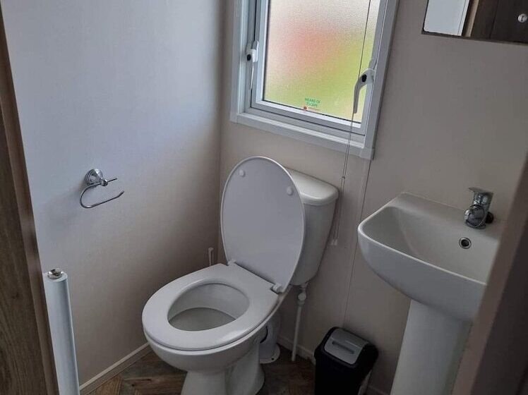 Stunning 2 Bed Caravan In Prestatyn Dog Friendly