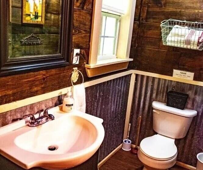 The Home Place   Let It Be Your Home Away From Home For A While! Cabin By Redawning