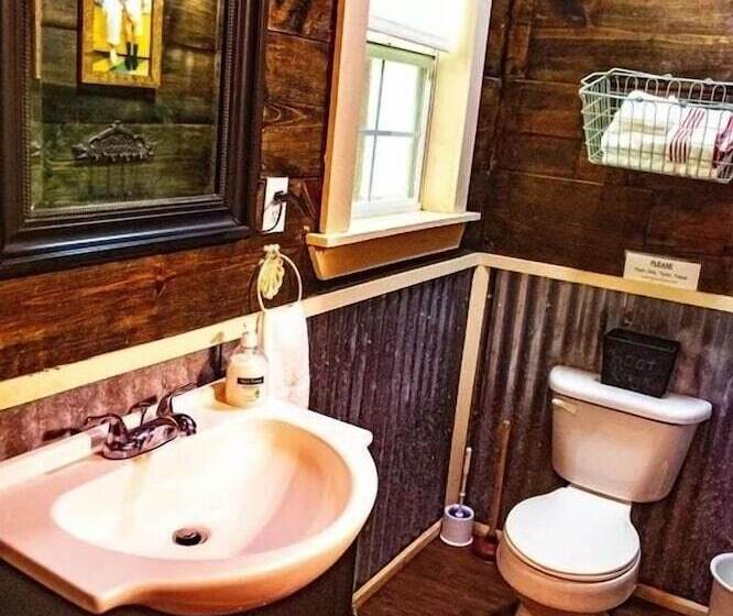 The Home Place   Let It Be Your Home Away From Home For A While! Cabin By Redawning