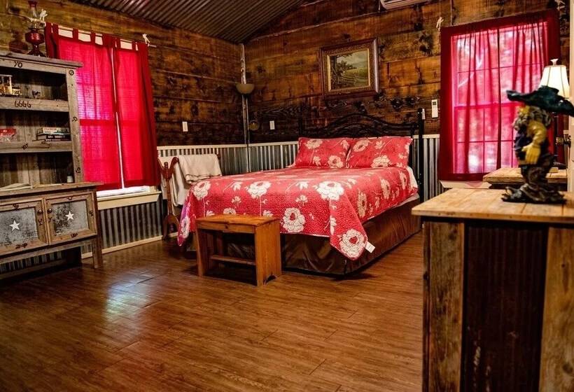 The Home Place   Let It Be Your Home Away From Home For A While! Cabin By Redawning