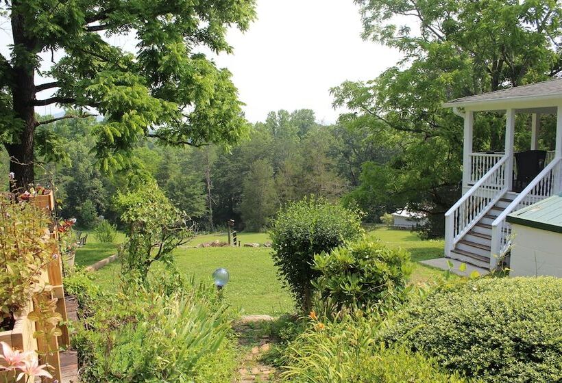 The Sautee Inn Bed & Breakfast